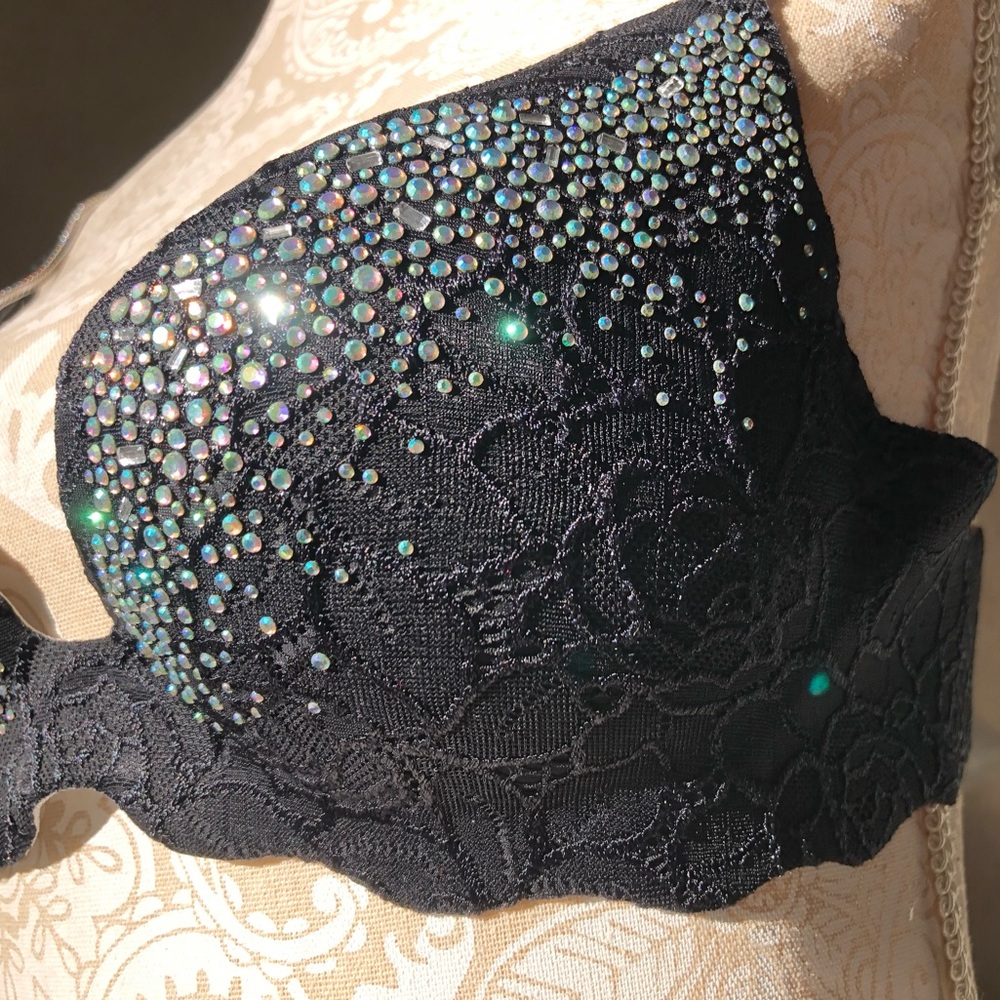 RARE NWOT Victoria's Secret Black Bra with Crystal Accents and VS lingerie bag